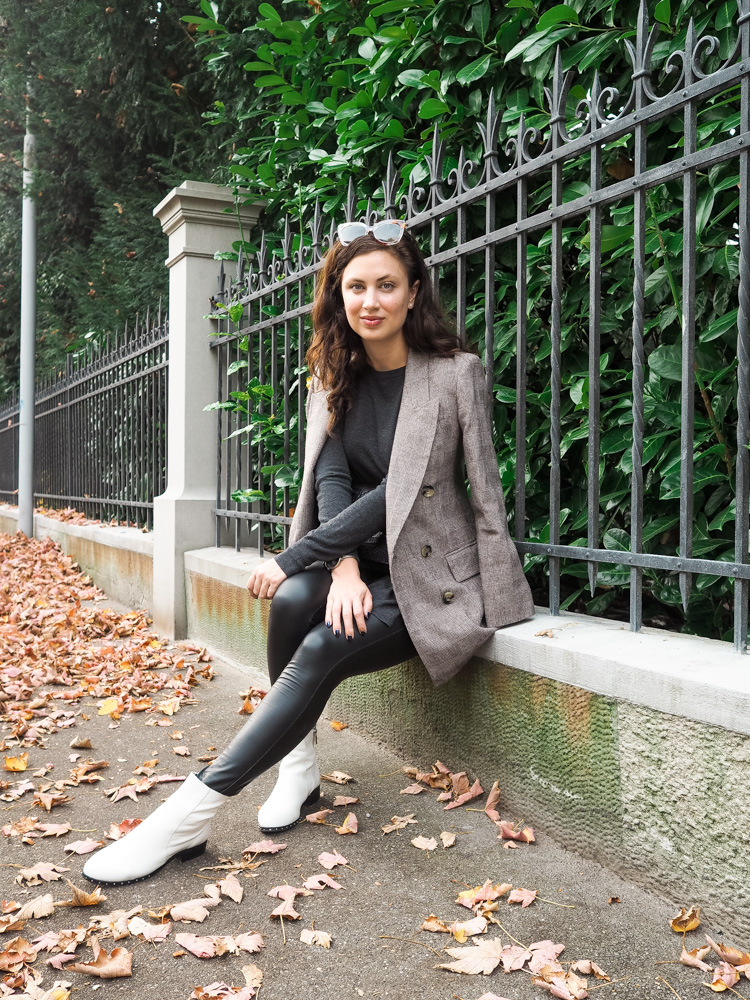 Cristina from The Brunette Nomad, Dallas fashion blogger living in Switzerland, is sharing her favorite leather leggings by Hue