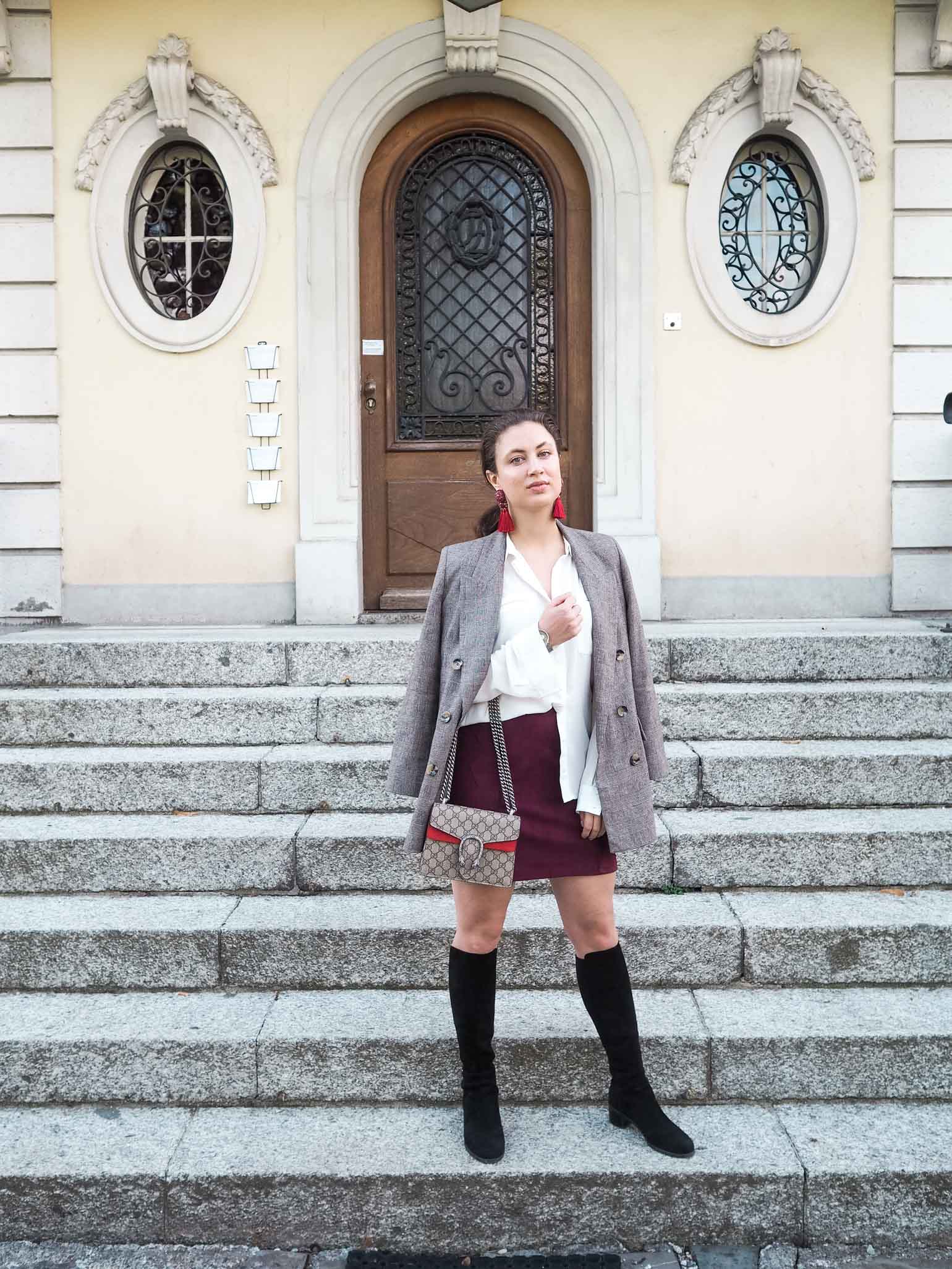 Dallas fashion blogger shows that burgundy and plaid are essential trends this Fall
