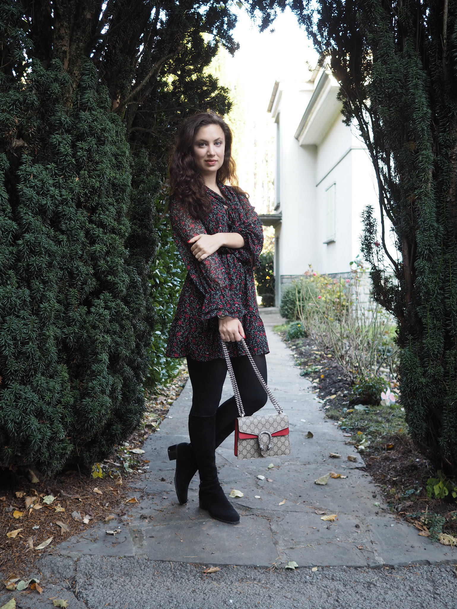 black-shiny-down-vest-stetchy-midi-dress-houndstooth-tights-stuart-weitzman-combat-boots2  - MEMORANDUM