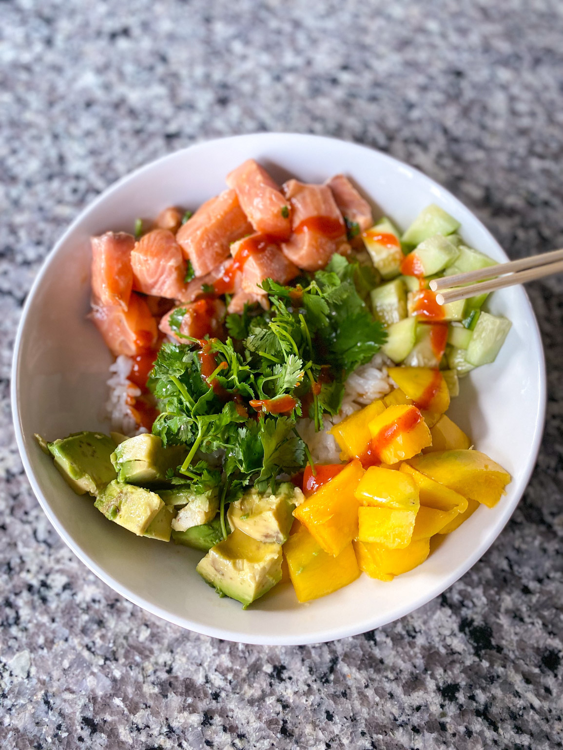 Dallas blogger shares how to make a salmon poke bowl, an easy low calorie meal this summer