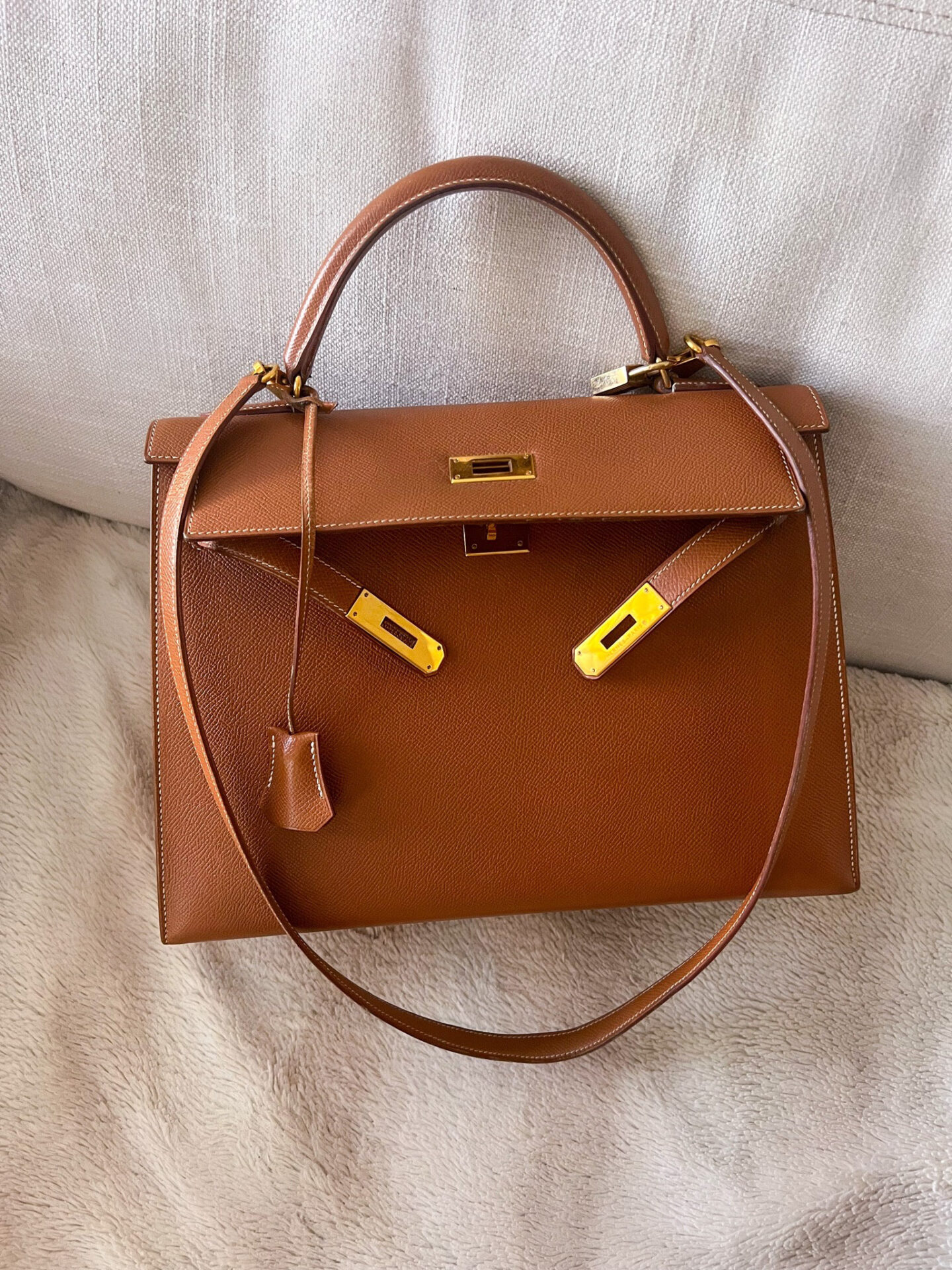Dallas fashion blogger reveals the Kelly 32 handbag
